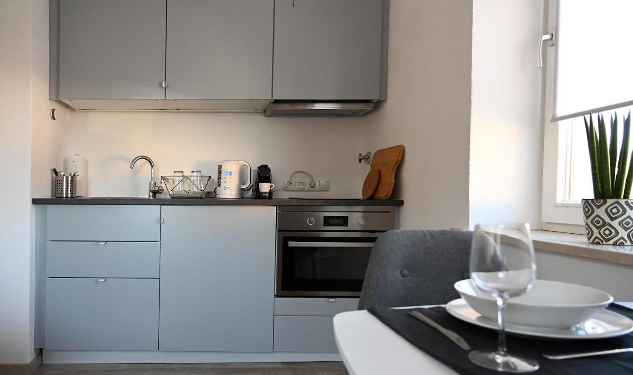 Gemuetliches Appartement Mit Netflix, Nespresso Und Boxspringbett Augsburg Buitenkant foto